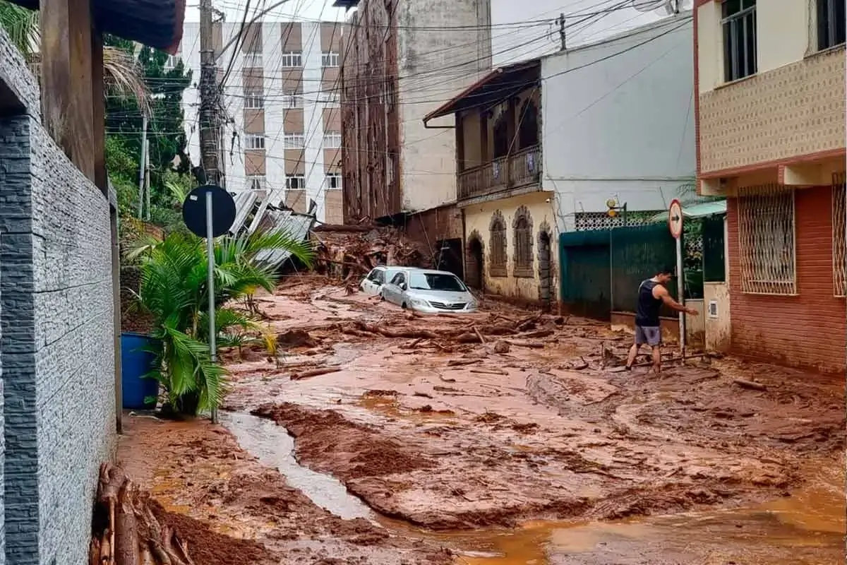 Chuvas fortes em Juiz de Fora e Ubá na zona da mata de Minas Gerais
